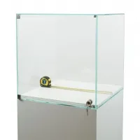 Glasmontre med dør