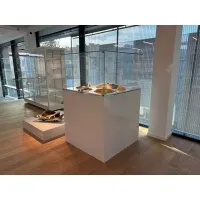 MDF wit hoogglans sokkels | zuilen wit hoogglans MDF